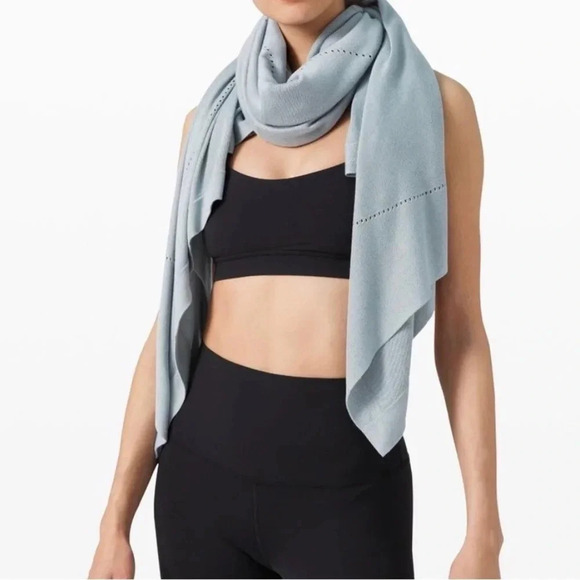 Lululemon Open Mind Lightweight Silk Blend Wrap Poncho/Cape One Size Blue Cast - Picture 5 of 13